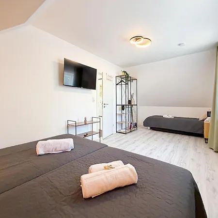 ImmoStay I#2- Apartment mit Garten&Privatparkplatz, WiFi&TV Apartment